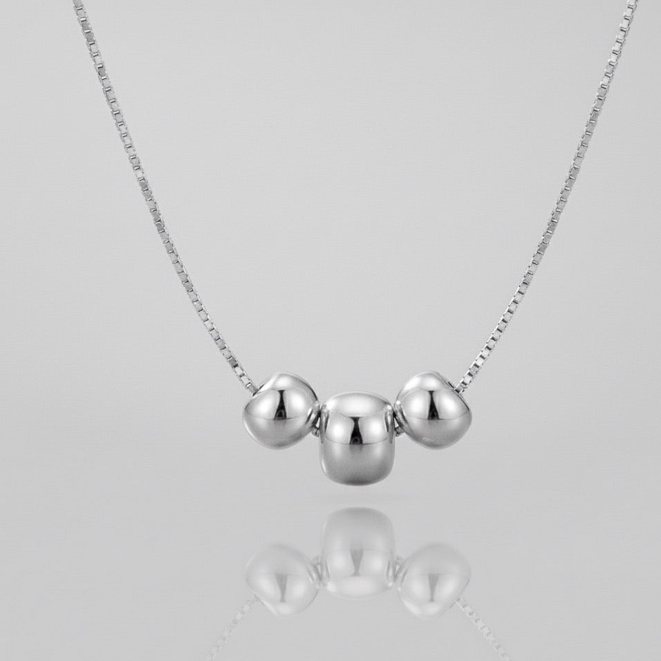 Small Pearls Necklace