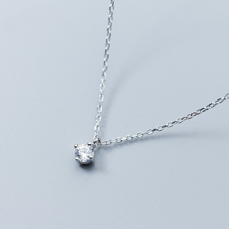 Crystal Necklace - Elegant and Minimalist Design