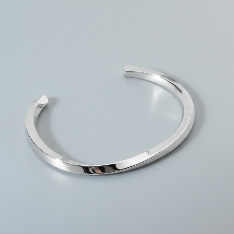 Curvy Bracelet