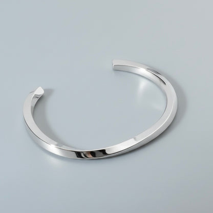 Curvy Bracelet