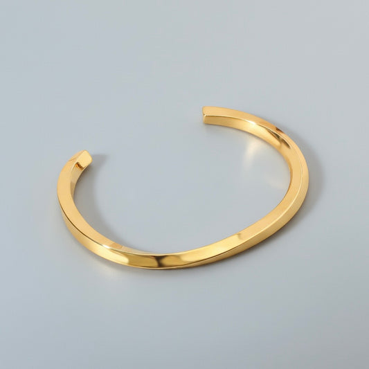 Curvy Bracelet