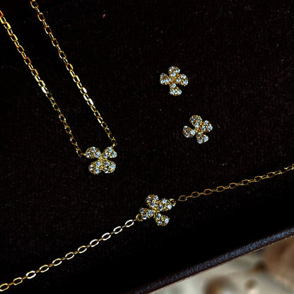 Petals Necklace